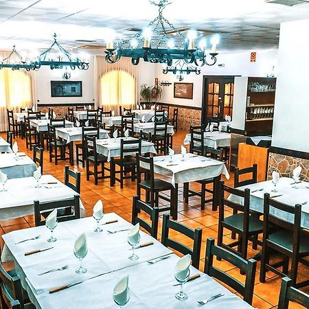 Hotel Restaurante Caracho 코렐라 외부 사진