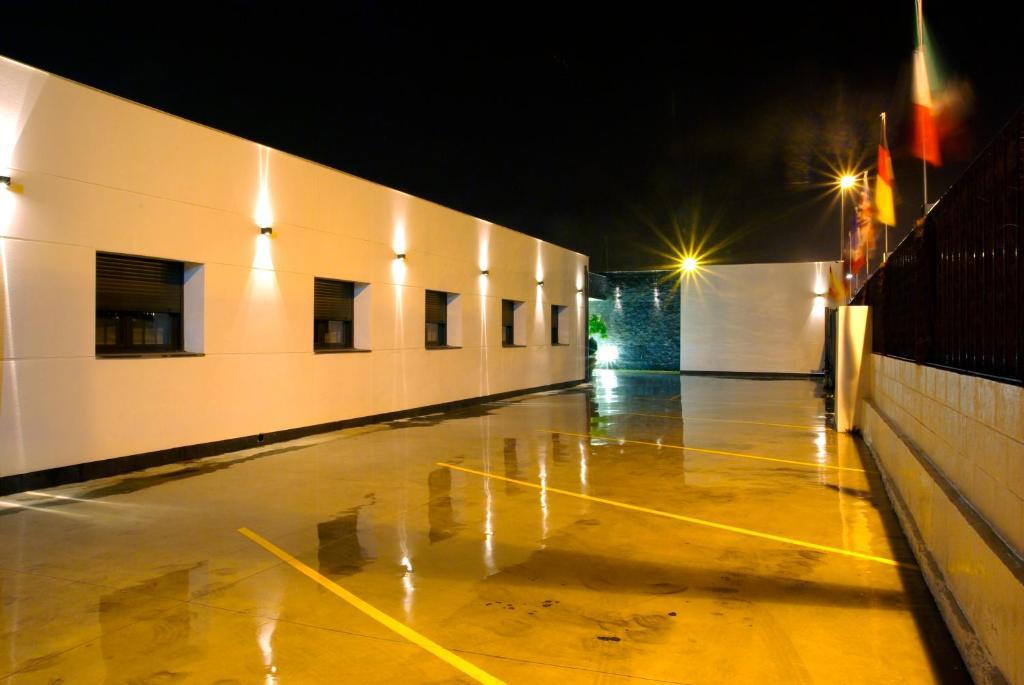 Hotel Restaurante Caracho 코렐라 외부 사진