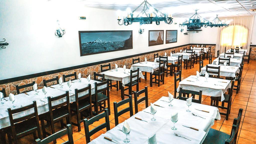 Hotel Restaurante Caracho 코렐라 외부 사진
