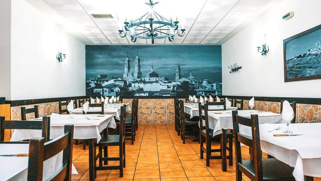 Hotel Restaurante Caracho 코렐라 외부 사진