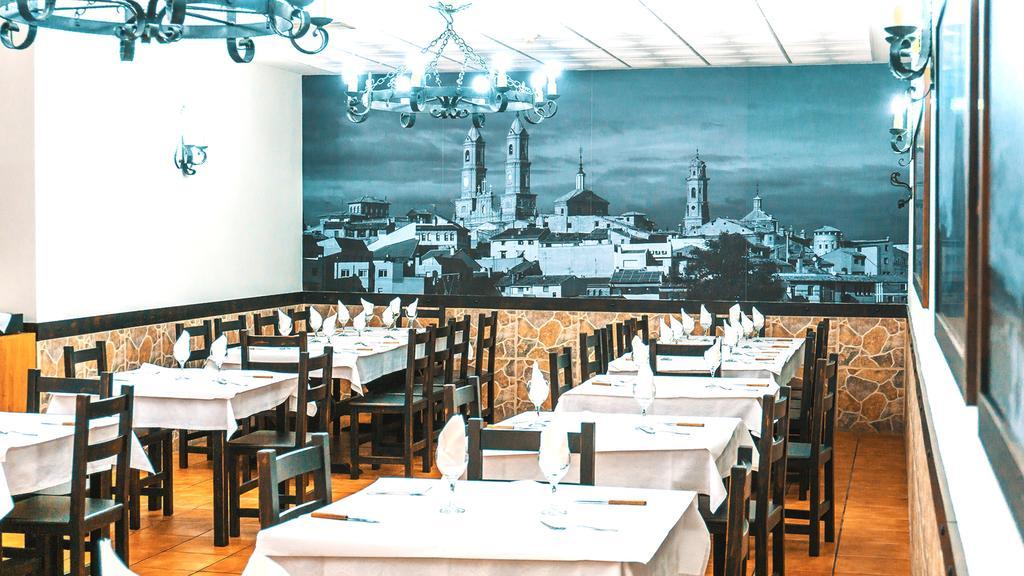 Hotel Restaurante Caracho 코렐라 외부 사진